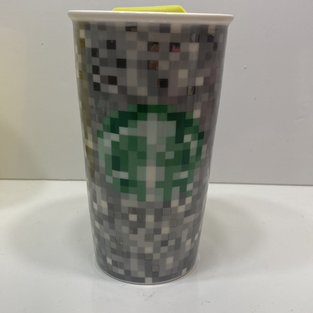 2012 Starbucks Minecraft Pixelated Travel Ceramic Coffee/Drink Mug w/Lid 12 OZ
